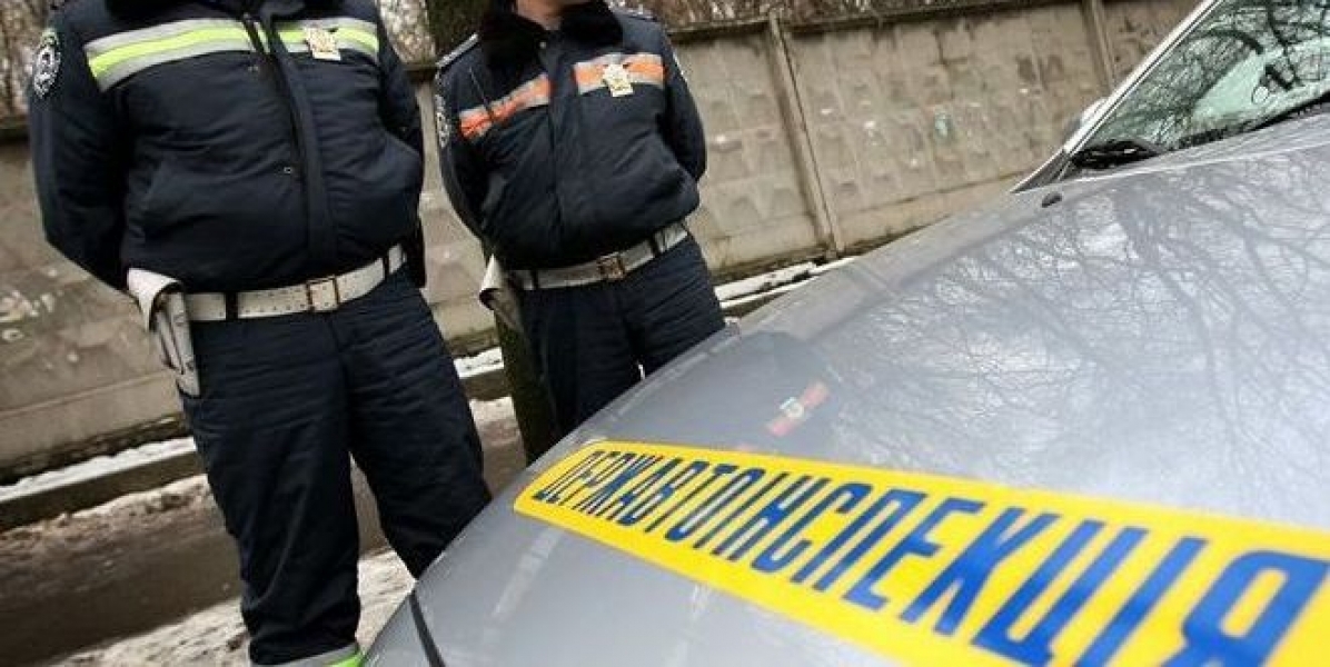 Милиция уволила двух одесских инспекторов ГАИ за взятку