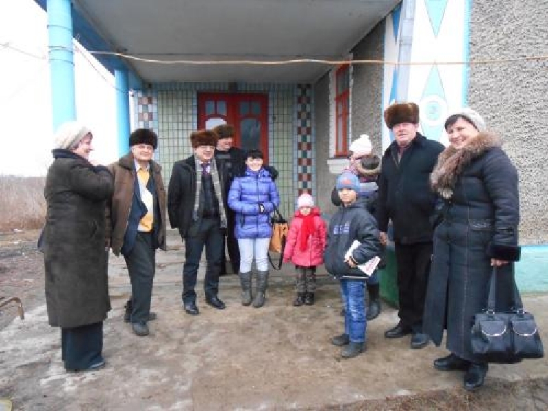 Пенсионер из села на севере Одесщины предоставил свой дом многодетной семье переселенцев (фото)