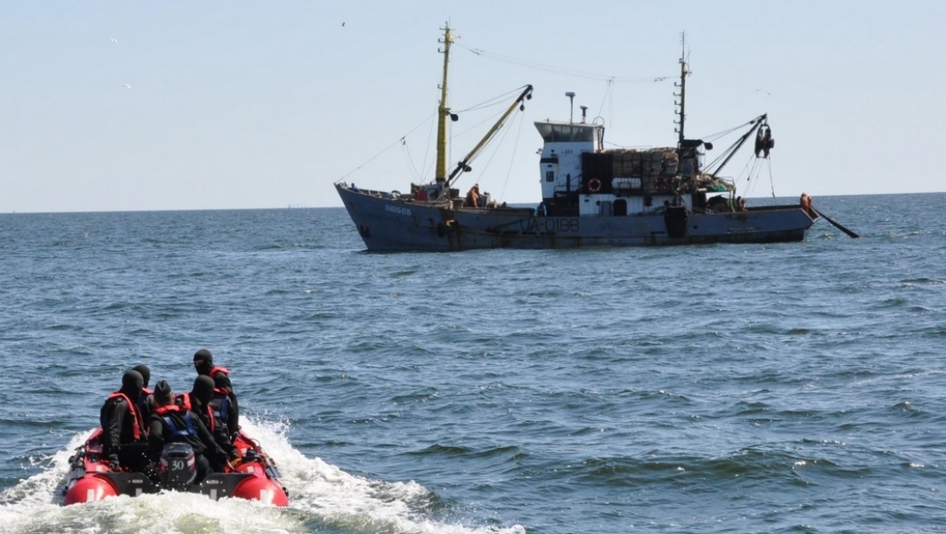 Измаильские пограничники задержали молдавское судно-нарушитель на Дунае