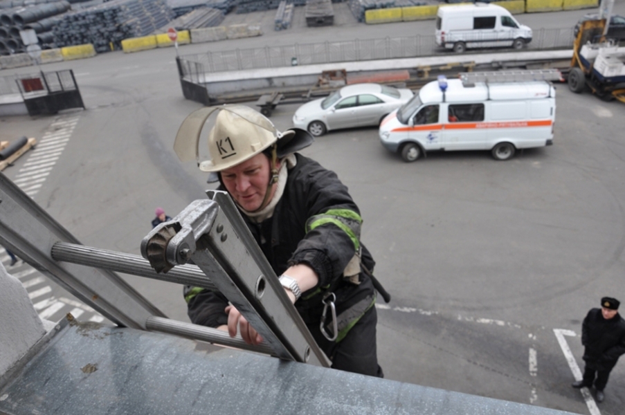 Спасатели потушили условный пожар в Одесском порту (фото)