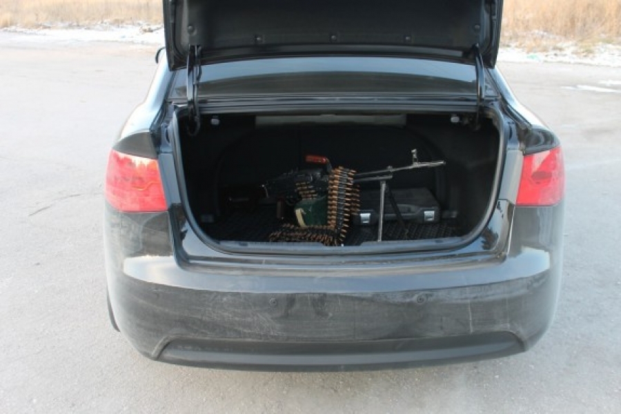 Житель Ивановки хранил в багажнике авто пулемет времен ВОВ