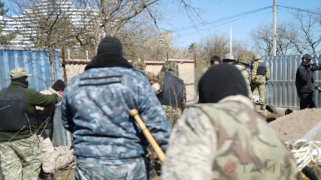 Видео массовой драки на стройплощадке в Одессе появилось в Интернете