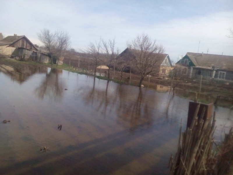 Спасатели откачали 1,5 тыс. кубометров воды в подтопленном селе Ренийского района (фото)