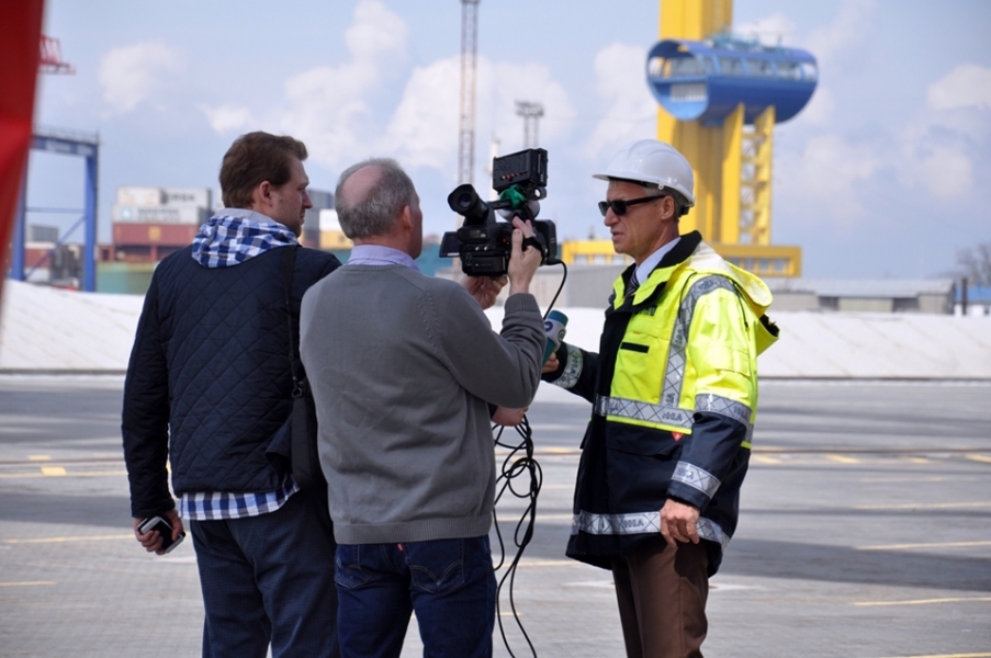 Немецкие журналисты снимали сюжет в Одесском порту (фото)