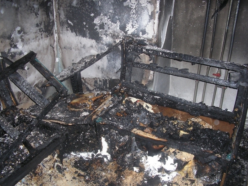 Житель Фрунзовки сильно обгорел при пожаре от принесенного из храма Благодатного огня