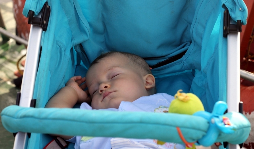 Неизвестные похитили коляску с младенцем в центре Одессы