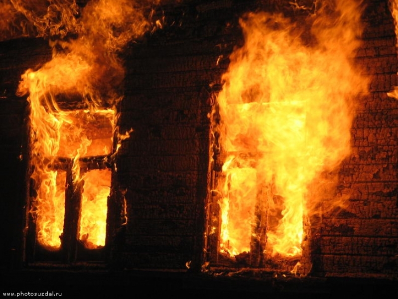 Масштабный пожар произошел в жилом доме на Пересыпи в Одессе