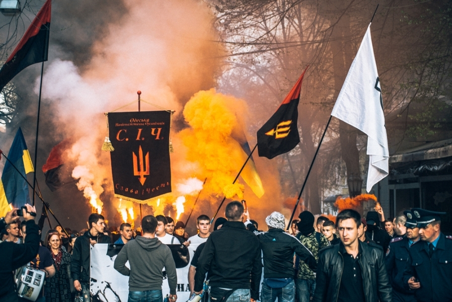 Националисты прошли маршем по центру Одессы в память о Максиме Чайке (фото)