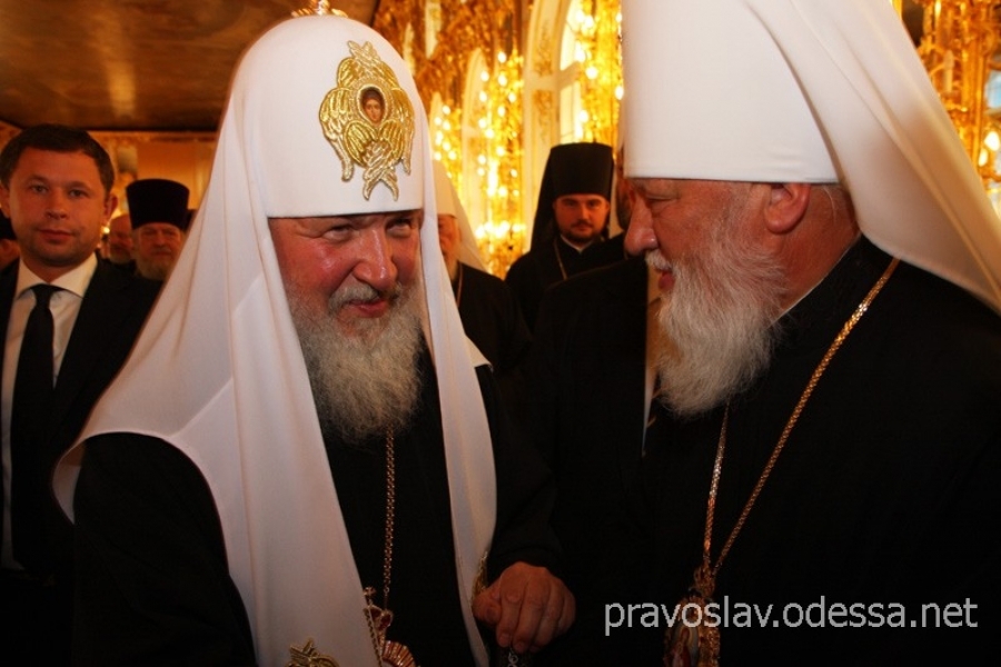 Патриарх Кирилл наградил орденом одесского митрополита Агафангела
