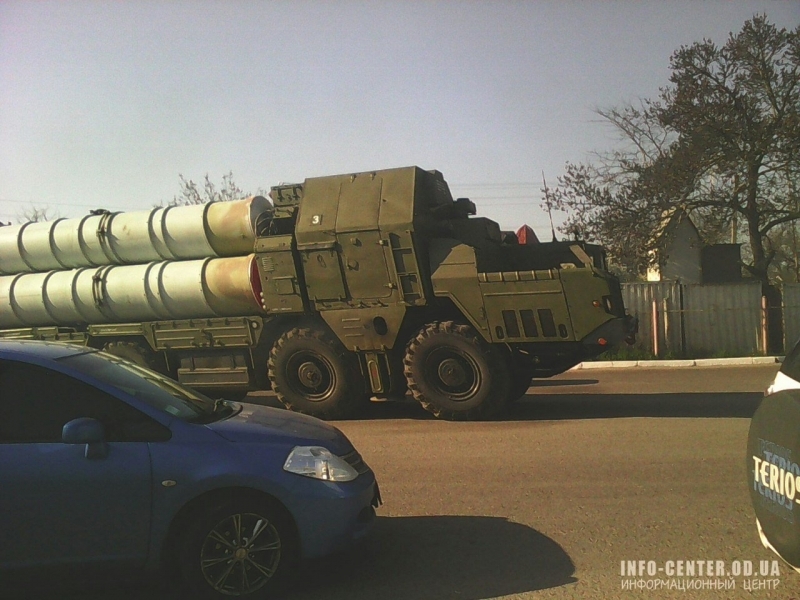Военная техника снова ездит по Одессе (фото)