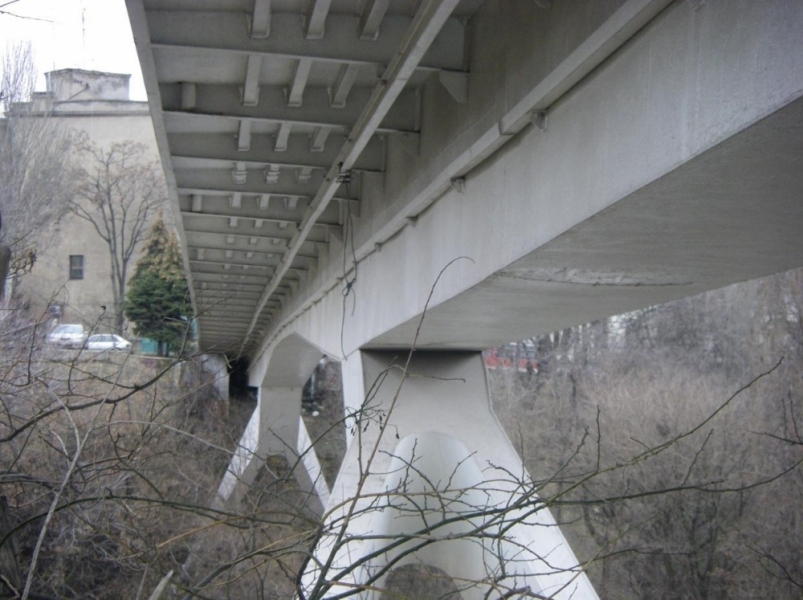 Тещин мост в Одессе опасен для пешеходов – инженер (фото)