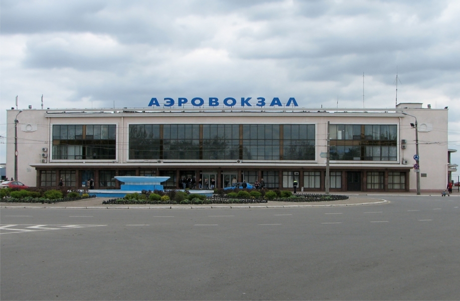 Двое иностранцев пытались откупиться от пограничников в Одесском аэропорту