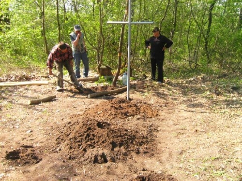 Жители поселка в Кодымском районе обнаружили братскую могилу павших солдат
