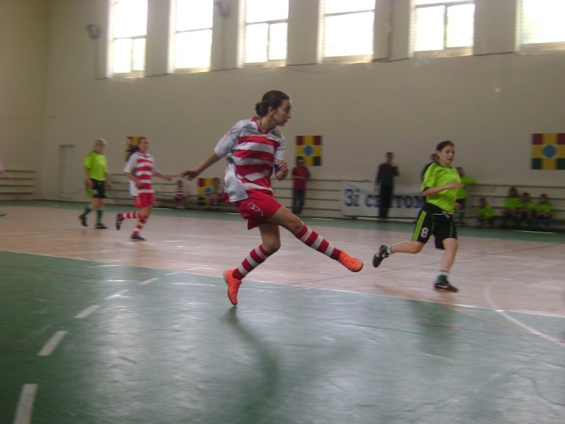 Турнир по мини-футболу среди девочек прошел в Ивановке