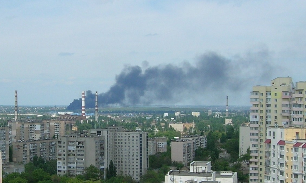 Масштабный пожар произошел в районе полей орошения в Одессе (фото)