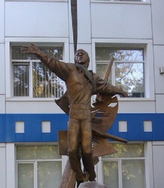 На Французском бульваре в Одессе установлен памятник Владимиру Высоцкому 