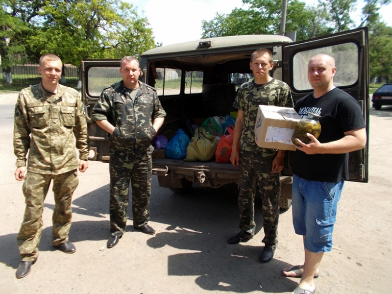 Жители Березовского района собрали гуманитарку для бойцов, которые едут в зону АТО