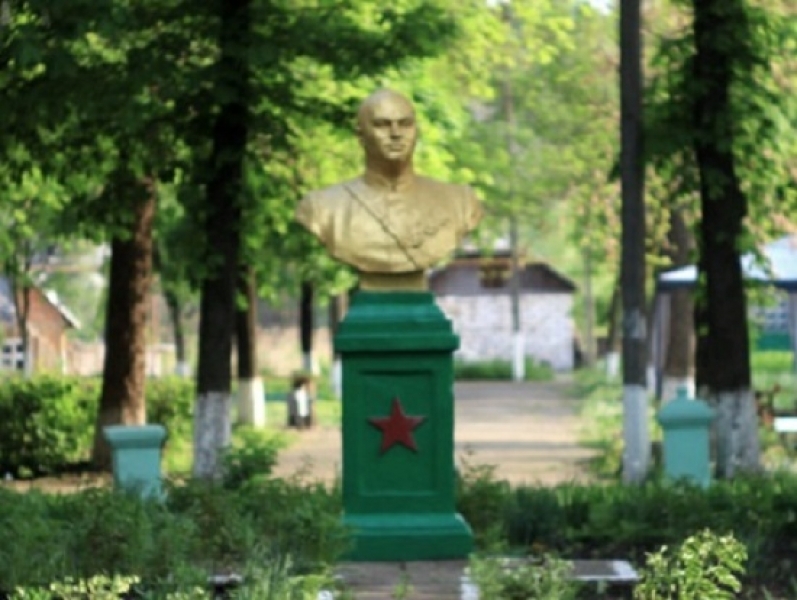 Власти райцентра на севере Одесской области решили демонтировать памятник Котовскому