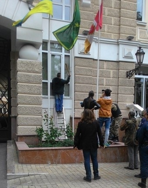 Милиция устанавливает обстоятельства конфликта, произошедшего в Одессе у офиса фирмы Аднана Кивана