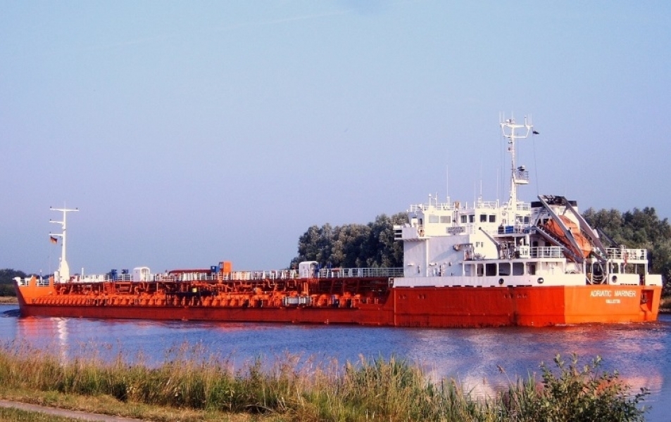 СБУ задержала в Измаильском порту танкер с топливом, заходивший в Крым
