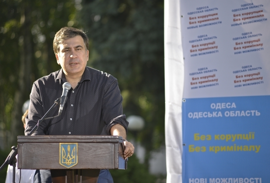 Палица забрал с собой из Одессы 40 БТРов – Саакашвили (видео)