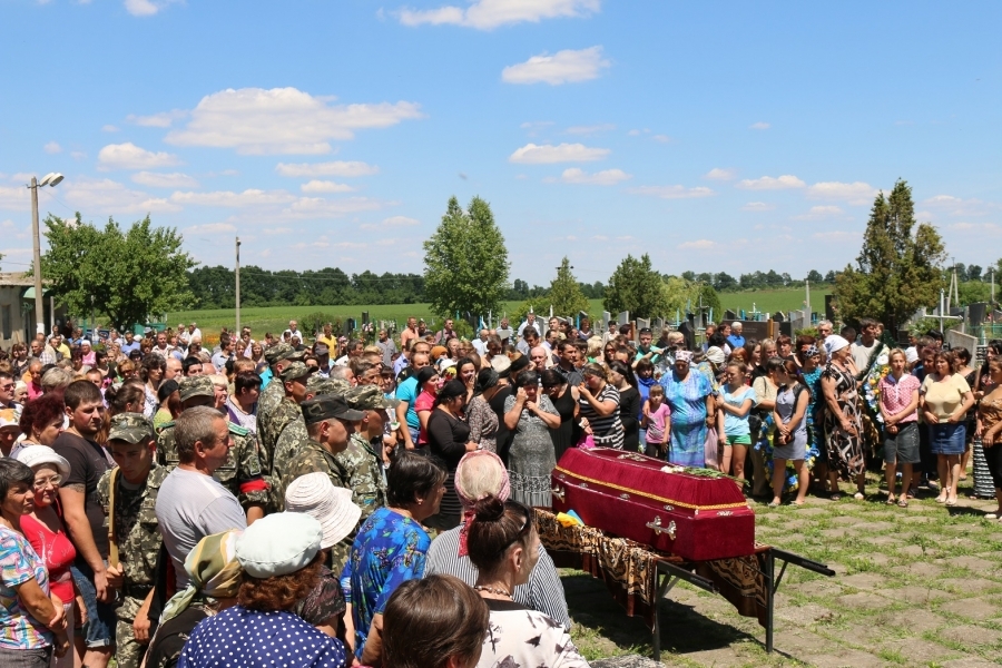 Жители Кодымского района простились с земляком, погибшим в АТО (фото)