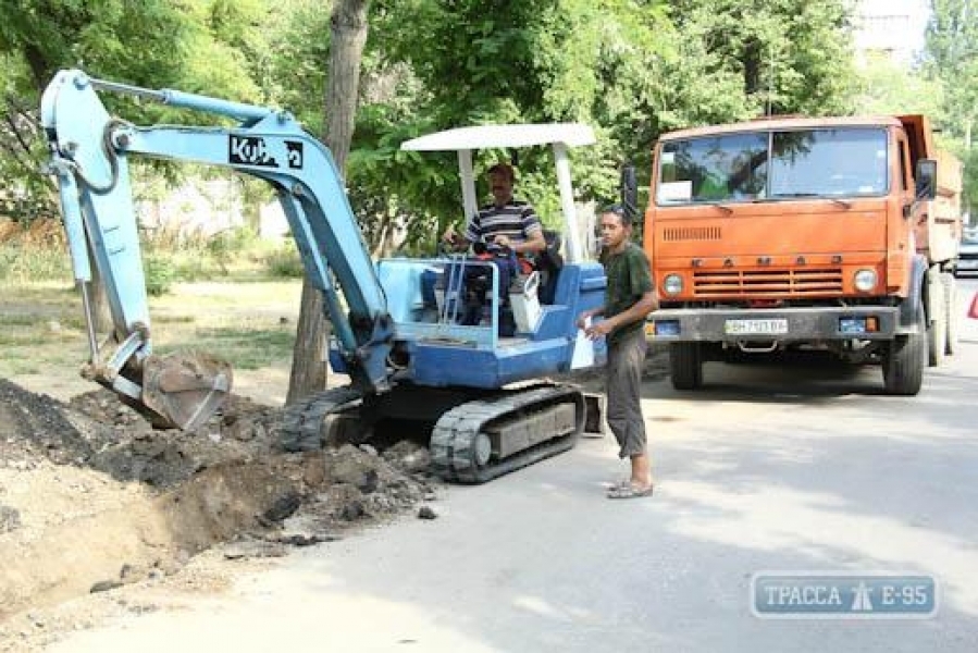 Тайбоксер и россиянин разделили подряд на ремонт одесских дорог