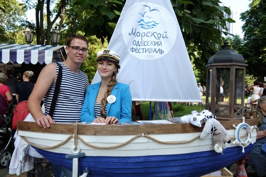 Горсад в Одессе на время Морского фестиваля превратился в корабль (фото)