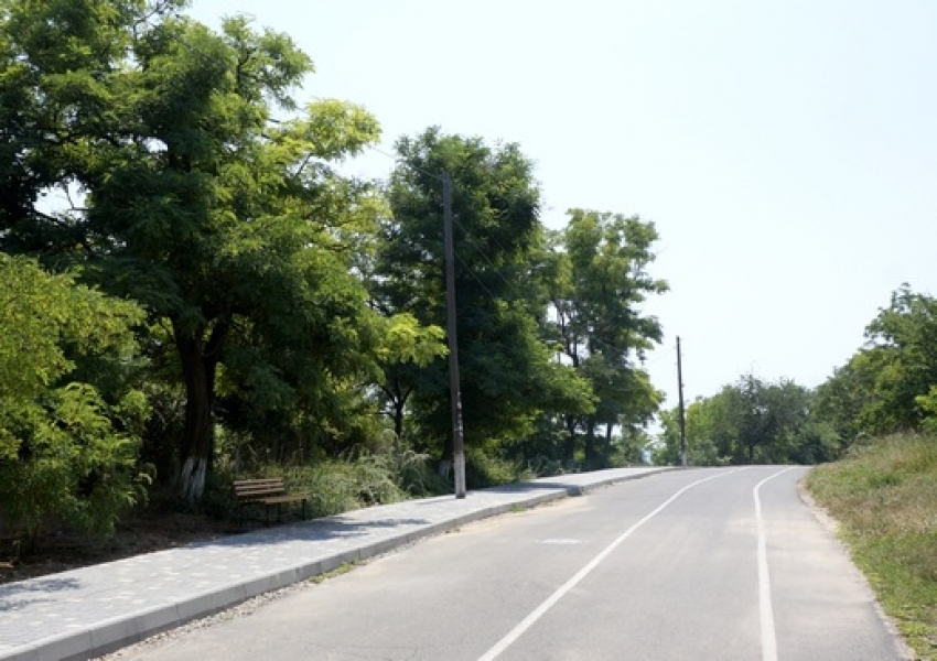 Коммунальщики полностью восстановили пешеходную дорожку у Трассы здоровья – от Ланжерона до Аркадии