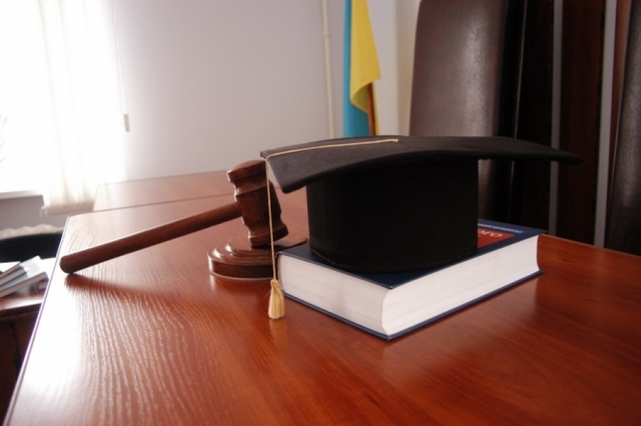 Президент уволил судью Коминтерновского райсуда Одесской области