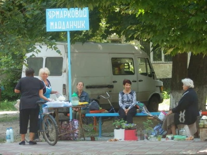 Власти райцентра на севере Одесской области оборудовали рынок на главной улице города