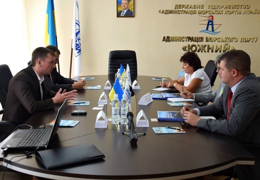 Порт Южный посетила делегация посольства США в Украине