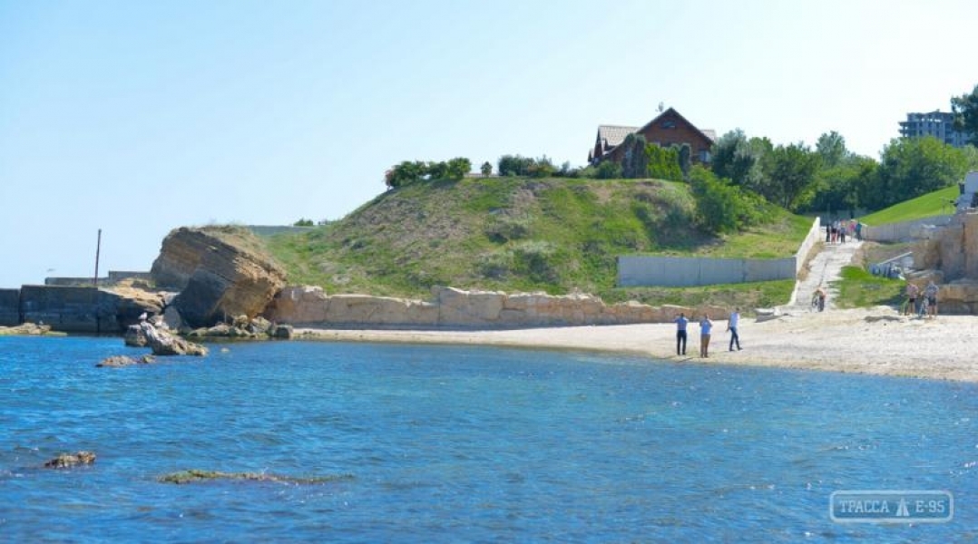 Мэр Одессы поручил обследовать бывший пляж олигарха на Трассе здоровья
