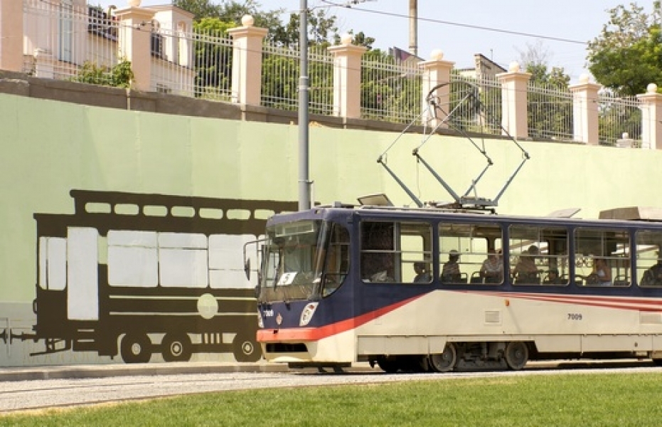 Силуэт старого трамвая появился на новом кольце в одесской Аркадии (фото)