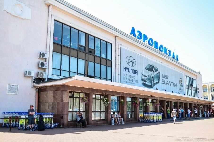 Одесский аэропорт восстановил работу после ложного минирования (видео)