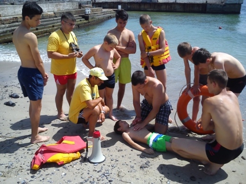 Одесские водолазы-спасатели с начала курортного сезона спасли на пляжах города больше 600 человек