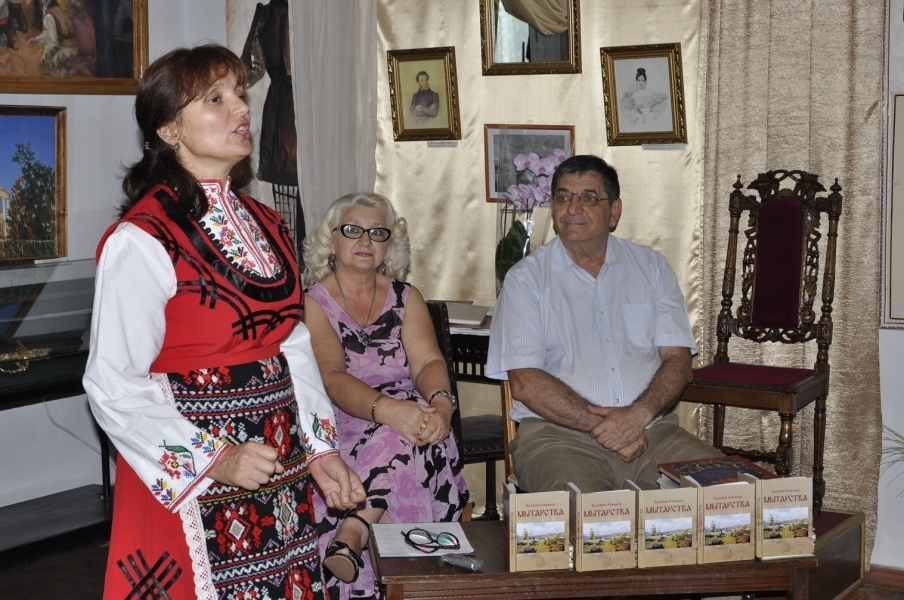 Инженер-строитель презентовал книгу об истории болгарских колонистов в Болграде