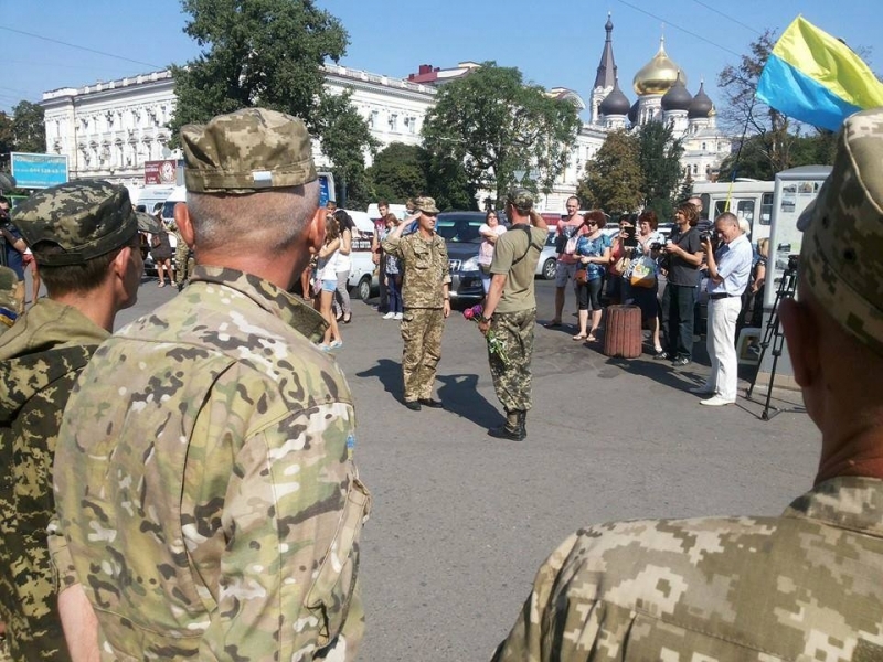 28 бойцов одесской мехбригады вернулись из зоны АТО (фото)