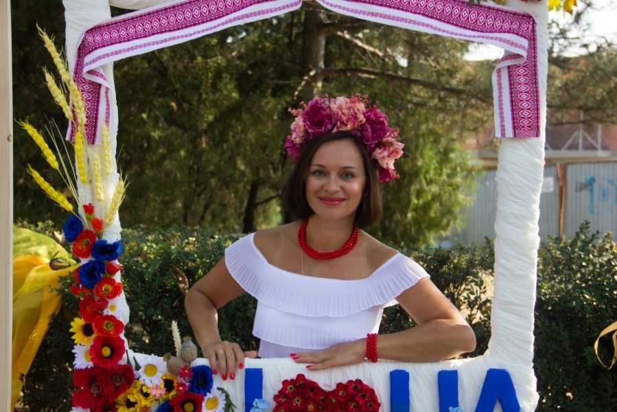 Праздник цветов и даров природы прошел в Ильичевске (фото)