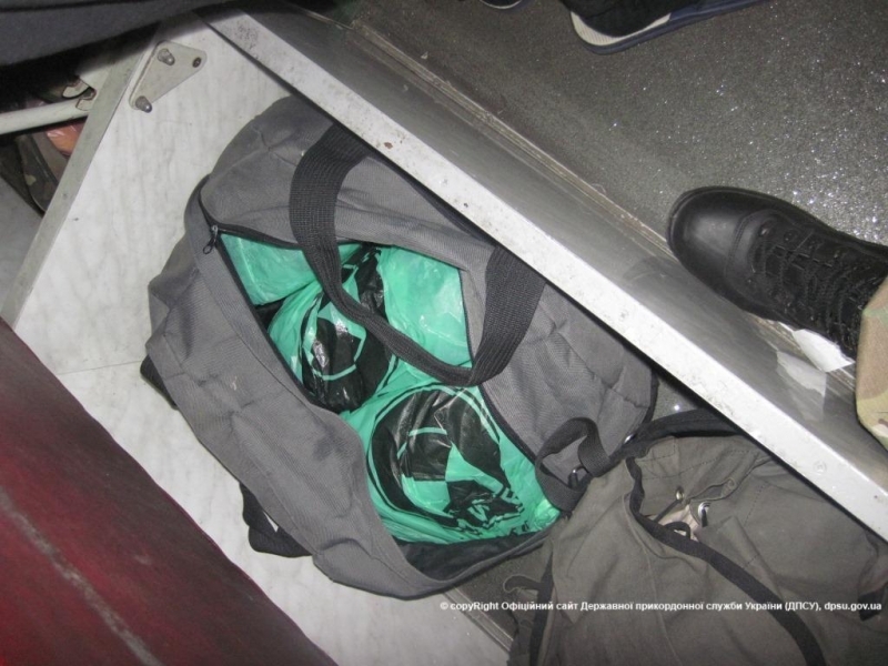 Пограничники нашли 150 кг контрабандных колбас в поезде Одесса – Москва