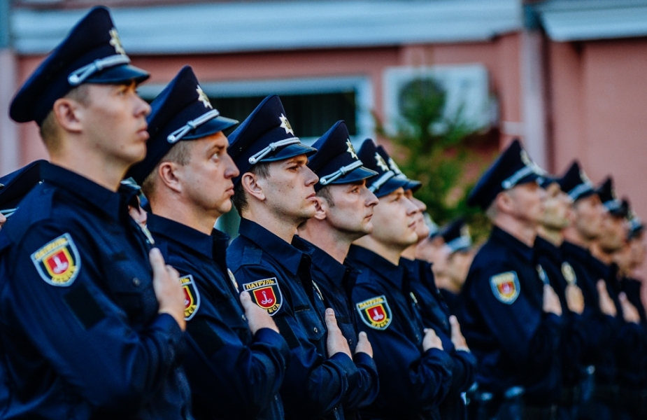 На улицы Одессы вышли еще 83 новых патрульных полицейских