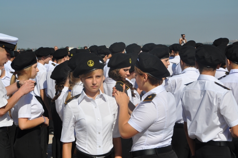 Курсанты Мореходного колледжа приняли присягу в Одесском порту (фото)