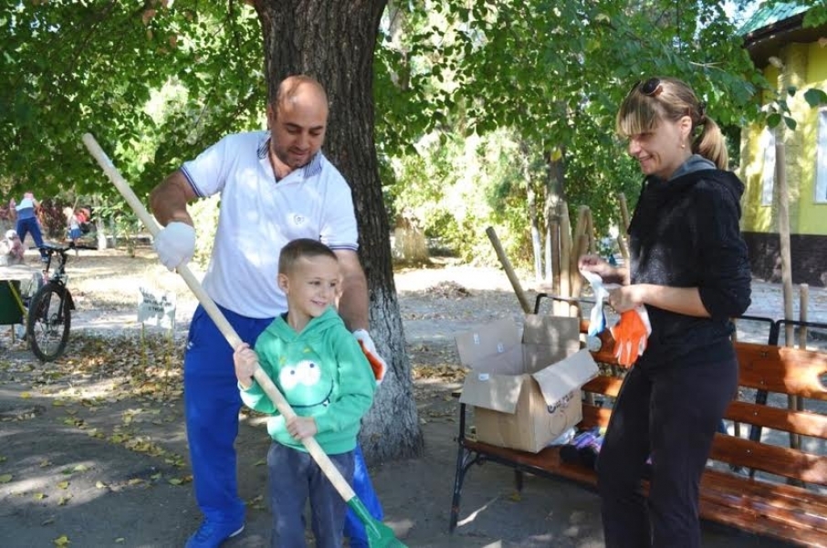 Жители Белгорода-Днестровского провели субботник в старейшем парке города