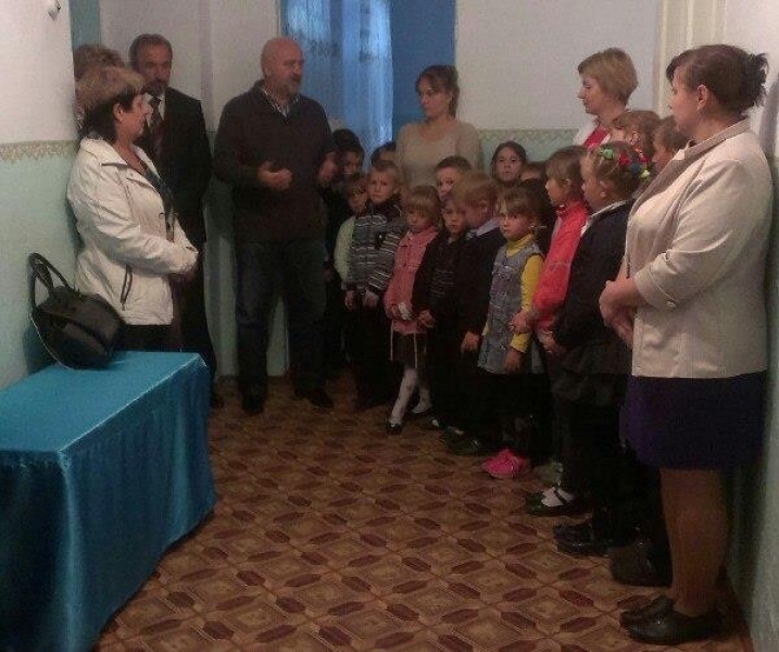 Глава Раздельнянской РГА принял участие в открытии туалета в школе (фото)
