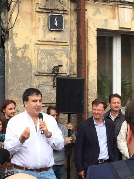 Саакашвили в рабочее время агитирует за своего кандидата в мэры Одессы