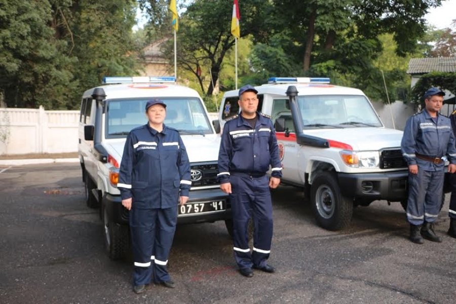 Одесские спасатели получили два немецких автомобиля скорой помощи (фото)