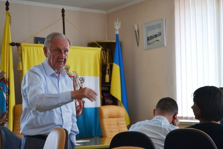Кандидат в мэры Ильичевска одновременно агитирует за БПП и Оппозиционный блок