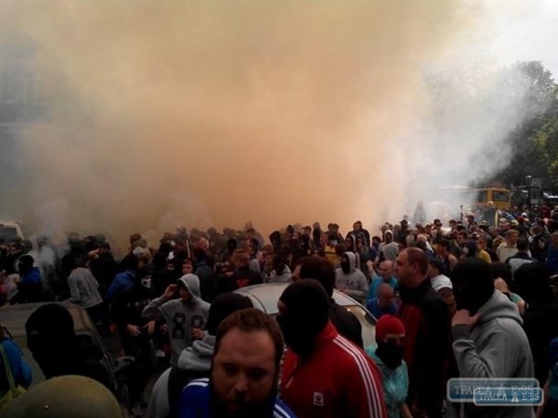 Из одесского Дома профсоюзов 2 мая 2014 года эвакуировали 330 человек – отчет МКГ