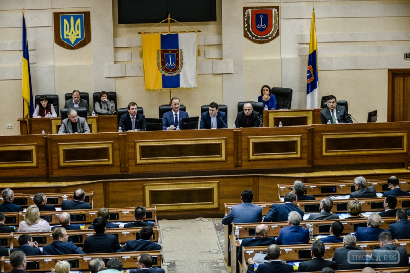 Первая сессия Одесского облсовета нового созыва в лицах (фоторепортаж)