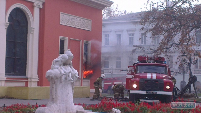 Здание музея морского флота горит в Одессе